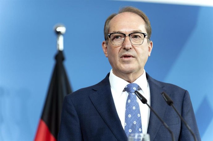 Archivo - El ministro del Interior alemán, Alexander Dobrindt.