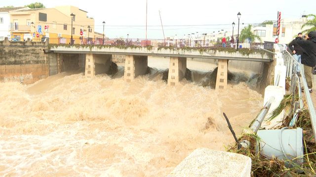 Impotencia entre afectados por crecida río Girona en Els Poblets: "Está todo hec