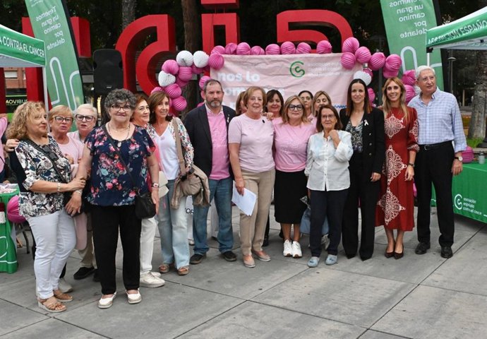 La consejera de Salud participó hoy en la lectura del manifiesto de la Asociación Española contra el Cáncer en la Región de Murcia con motivo del Día Mundial del Cáncer de Mama.