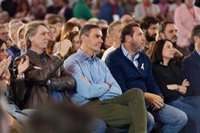 Sánchez apela a la concentración del voto en el PSOE ante la fragmentación de la izquierda: "Todo al rojo"