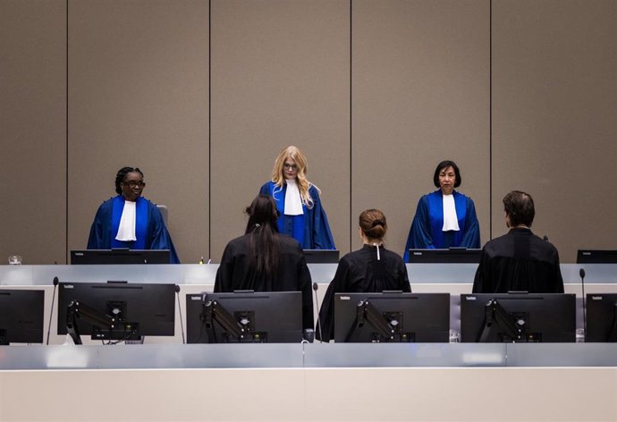 Archivo - Jueces en una sala del Tribunal Penal Internacional (TPI) en La  Haya (archivo)  