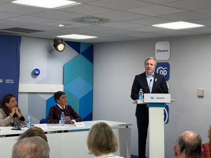 El presidente del PP Aragón, Jorge Azcón, en la Junta Directiva.