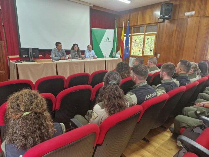 Curso sobre técnicas de mediación y gestión de conflictos en el Centro de Capacitación y Experimentación Forestal de Cazorla (Vadillo-Castril).