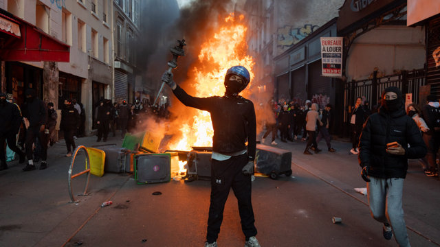 Paris, France: IPA89895771 - Paris, protest on October 18 near Place de la République; protesters clashing with police, fires, and barricades,Image: 1144647383, License: Rights-managed, Restrictions: * Italy Rights OUT *, Model Release: no , Credit
