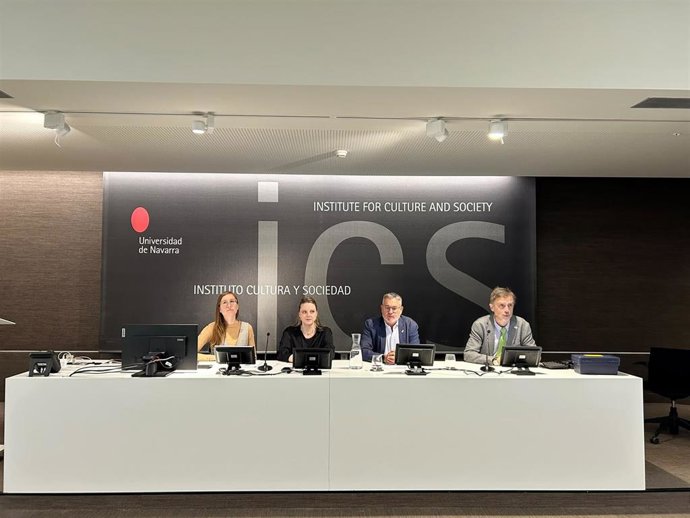 El consejero de Universidad, Innovación y Transformación Digital del Gobierno de Navarra, Juan Luis García, presenta una nueva convocatoria de becas Fulbright.