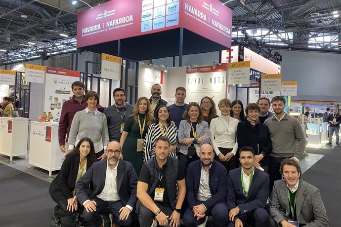 Miembros del stand agrupado de Navarra en la feria SIAL París 2026.