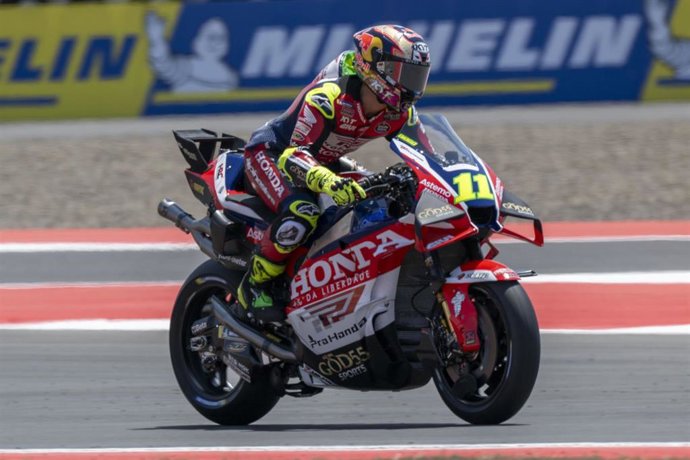Diogo Moreira en una carrera con el equipo LCR Honda