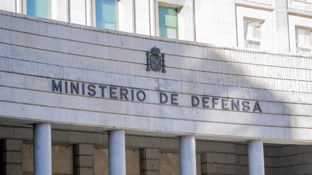 Archivo - Fachada del Ministerio de Defensa.