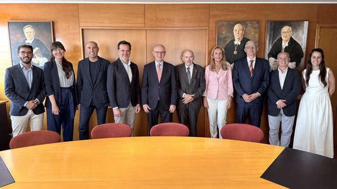 La nueva aula universitaria pretende acercar el conocimiento científico y la innovación tecnológica a la práctica odontológica