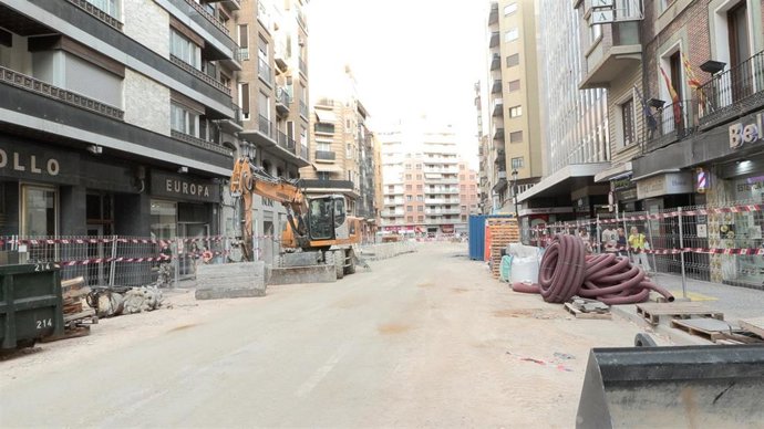 Archivo - Obras de la calle Coso de Zaragoza.