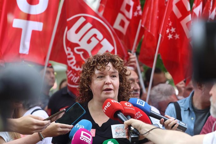 Archivo - La secretaria general de UGT Madrid, Susana Huertas, ofrece declaraciones a los medios de comunicación.