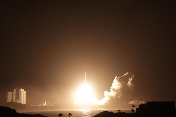 Lanzamiento de la nave espacial Martian Moons eXploration (MMX) a bordo del vehículo de lanzamiento H3, vuelo n.° 10, a las 04:41:03 JST del 20 de octubre de 2026 desde el Centro Espacial Tanegashima.