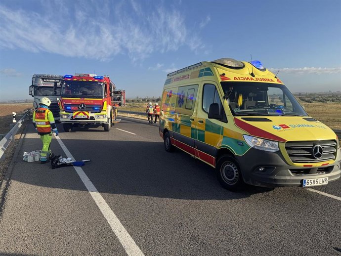 Imagen de los servicios de emergencias atendiendo a los heridos por una colisión en Griñóm, el 20 de octubre de 2026