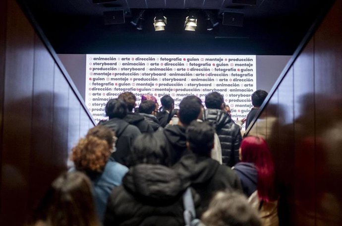 Jóvenes en la Academia de Cine de Madrid