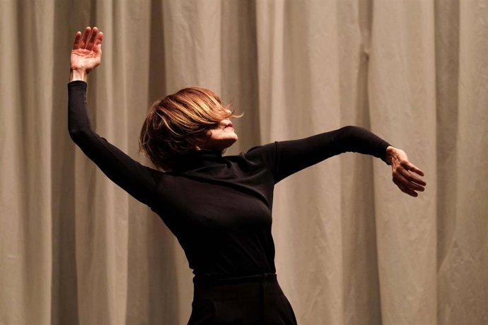 Isabel Vázquez pone en escena este miércoles, en el Teatro Alhambra, el espectáculo 'Zambra de la buena salvaje', finallista de los Premios Max 2026. El viernes 23 de octubre Tirititrán presenta 'Malena Ballena', especialmente dirigido a público infantil.