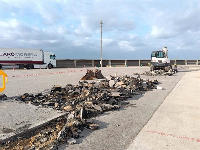 Comienzan las obras del sistema de suministro eléctrico a buques en el puerto de Ciutadella