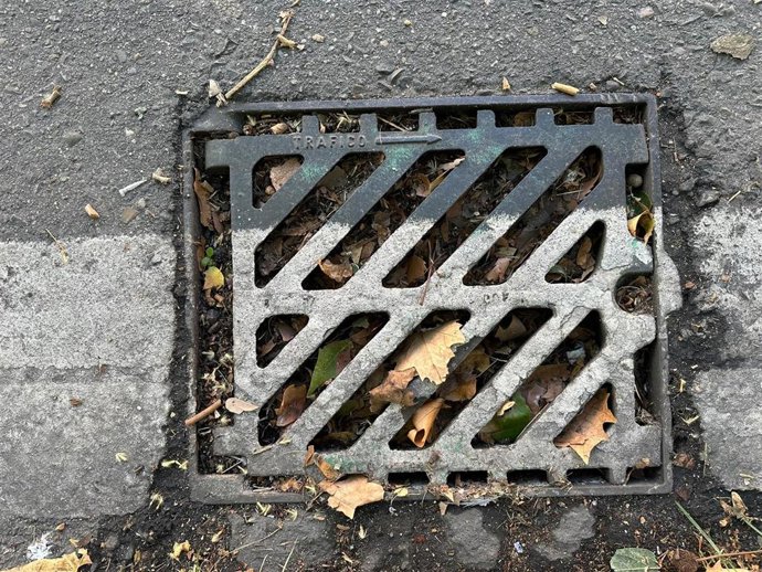 Un imbornal de Valladolid fotografiado por el PSOE.