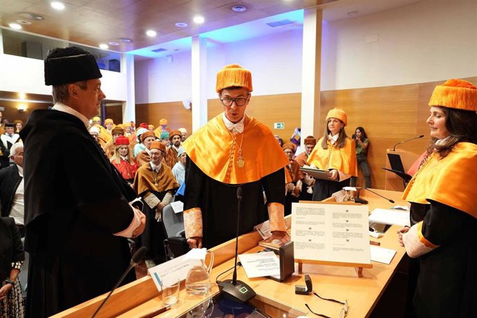 El economista y sociólogo Emilio José Castilla Fernández, nuevo doctor honoris causa de la Universidad de Málaga.