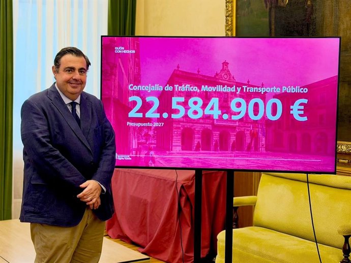 El concejal de Tráfico, Movilidad y Transporte Público del Ayuntamiento de Gijón, Pelayo Barcia, presenta los presupuestos de su Concejalía para 2027.