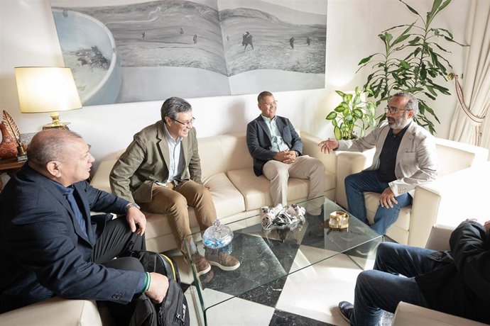 El presidente de la Diputación Provincial de Cáceres y del Fondo Extremeño Local de Cooperación al Desarrollo (Felcode), Miguel Ángel Morales, ha recibido este martes a una delegación de autoridades y técnicos de la Chiquitanía boliviana