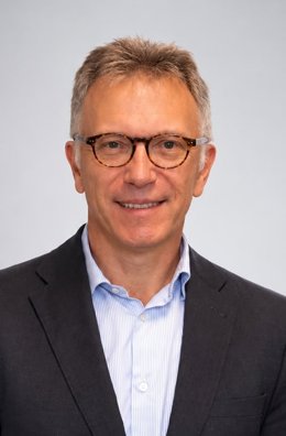 Roger Llanes