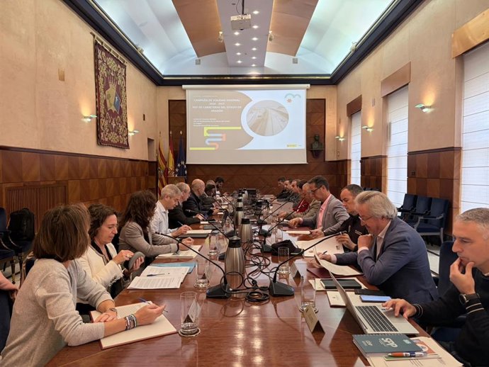 La Comisión Autonómica de Vialidad se ha reunido en la sede de la Delegación del Gobierno en Aragón.