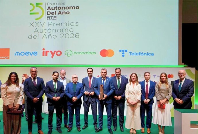 La CCE felicita a Domínguez por el premio que ATA otorgó a la Consejería de Economía, Industria, Comercio y Autónomos