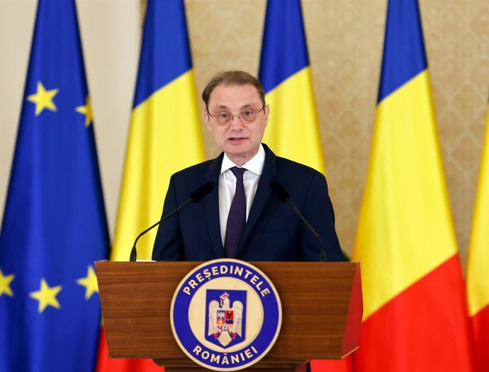 BUCHAREST, Oct. 5, 2026  -- Luca Niculescu attends a press conference in Bucharest, Romania, Oct. 5, 2026. Romanian President Nicusor Dan designated Luca Niculescu, state secretary at the Ministry of Foreign Affairs, to form the government on Monday eveni