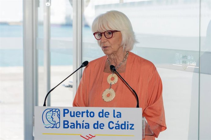Archivo - La presidenta de la Autoridad Portuaria de la Bahía de Cádiz, Teófila Martínez, en una imagen de archivo.
