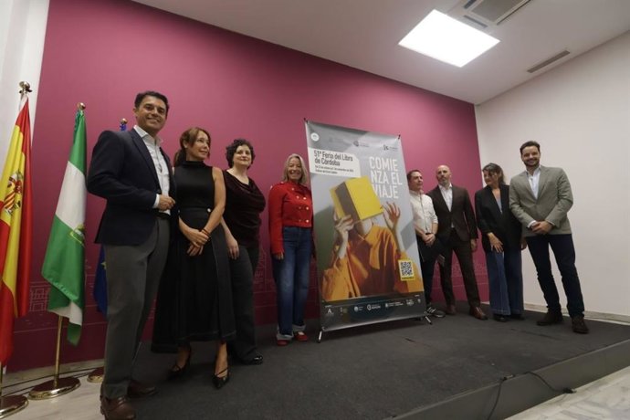 Autoridades en la presentación de Feria del Libro de Córdoba.
