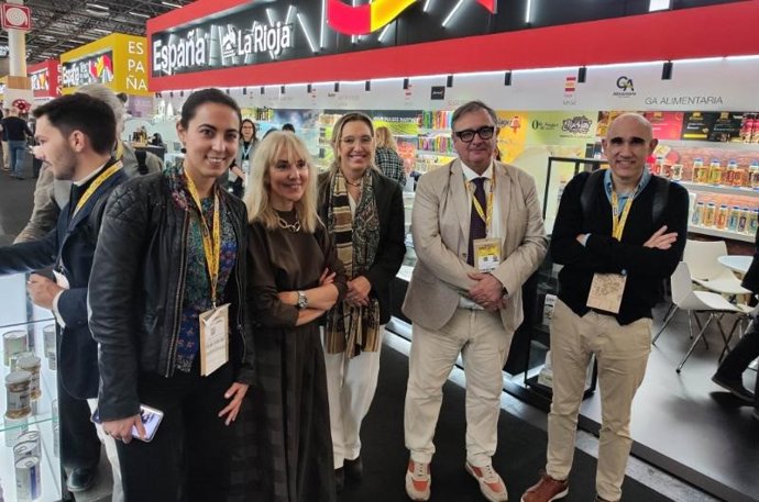 León destaca en París "la marca Rioja y la imagen unificada que promueve la industria agroalimentaria riojana"