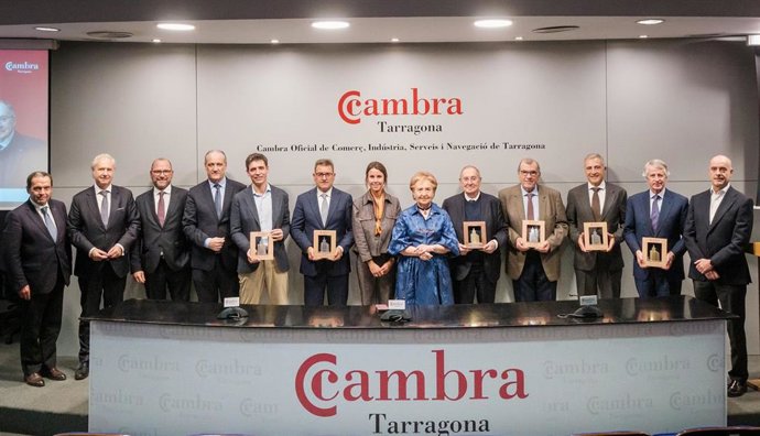 Representantes de empresas y entidades galardonadas en los Premis Cambra de Tarragona 2026