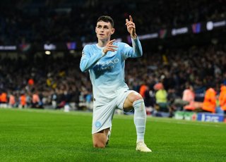 20 October 2026, United Kingdom, Manchester: Manchester City's Phil Foden celebrates scoring a hat-trick and their side's fifth goal during the UEFA Champions League league phase soccer match between Manchester City F.C. and AEK Athens F.C. at the Etihad 
