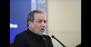 Araqchi dice que EEUU ha aceptado las condiciones de Irán para reabrir Ormuz pero añadiendo las suyas propias