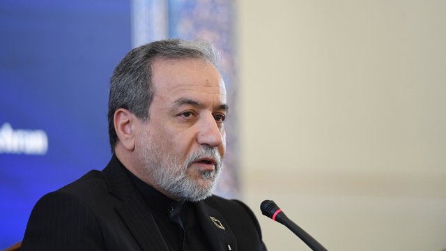 Archivo - El ministro de Asuntos Exteriores de Irán, Abbas Araqchi, durante una reunión con embajadores y diplomáticos extranjeros en Teherán, en Irán.