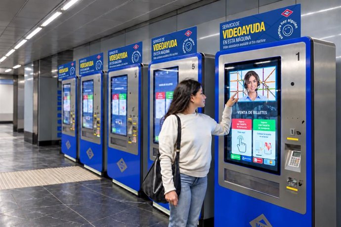 Metro pone en marcha la teleasistencia y 'video ayuda' para la compra de billetes en sus máquinas