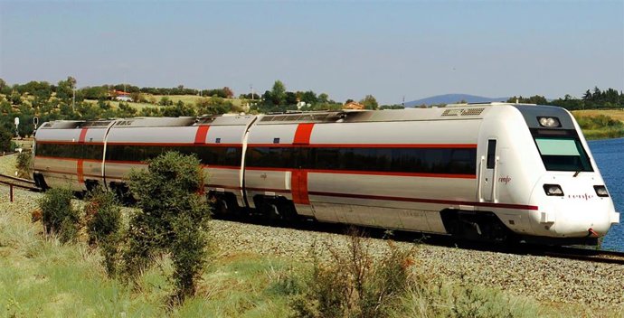 Archivo - Tren Sevilla-Mérida