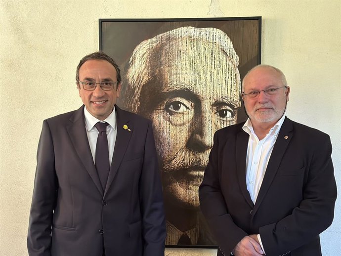 Archivo - Arxiu - El president del Parlament de Catalunya, Josep Rull, es reuneix amb l'exconseller i diputat de Junts Lluís Puig