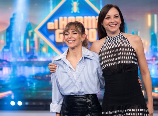 Leonor Watling confirma con este vestido en 'El Hormiguero' que el cuello halter seguirá triunfando este otoño