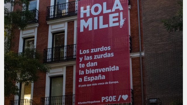 El presidente Pedro Sánchez y el PSOE dan la "bienvenida" a la visita de Milei en Madrid reivindicando su orgullo por ser "zurdos"