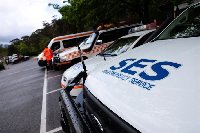Arquivo - 23 de setembro de 2020, Melbourne, VIC, EUA: MELBOURNE, VIC – 23 DE SETEMBRO: Veículos de busca e resgate do SES estão alinhados na área de mobilização enquanto a polícia e o SES continuam a procurar William Wall, um menino autista de 14 anos, q
