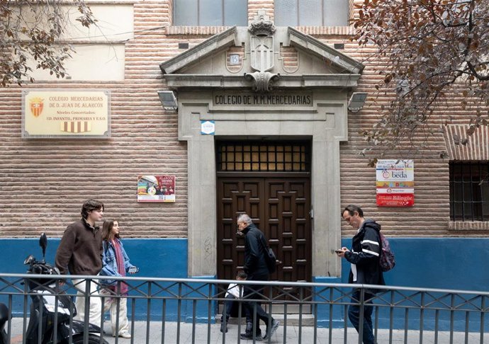 Fachada del colegio Mercedarias Don Juan de Alarcón