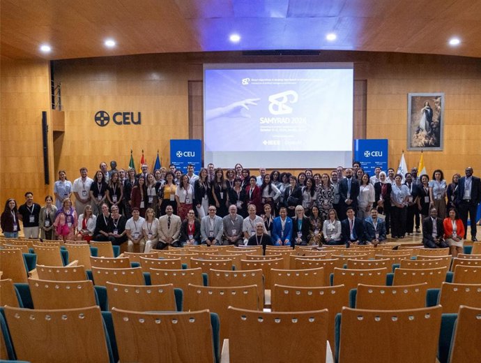 Foto de familia del Samyrad 2026 (Smart Algorithms & Models: Your Reach to Advanced Dialogues. Intersection of Artificial Intelligence and Education), congreso internacional celebrado en la Universidad CEU Fernando III.