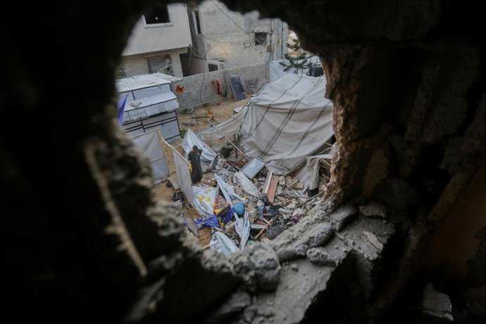 20 de outubro de 2026, Palestina, Gaza: (INT) Dois palestinos morreram em um ataque a um prédio residencial próximo ao Hospital Al-Shifa, em Gaza... 20 DE OUTUBRO DE 2026, Gaza, Palestina: Dois palestinos morreram em um ataque que teve como alvo um prédio