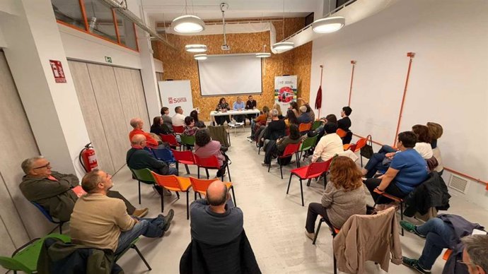 Reunión del Ayuntamiento de Soria con los vecinos del barrio del Casco Viejo .