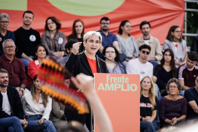 L'exalcaldesa de Barcelona Ada Colau, durant l'acte de presentació de la seua candidatura a les eleccions generals del 29N, en l'Auditori del Parc Lineal del Manzanares, a 17 d'octubre del 2026, a Madrid (Espanya).