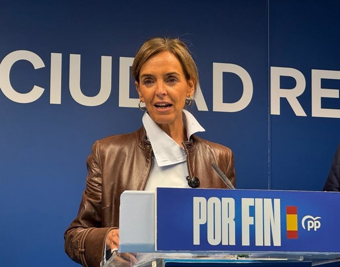 La vicepresidenta nacional de Sanidad y Política Social, Carmen Fúnez, en rueda de prensa en Ciudad Real.