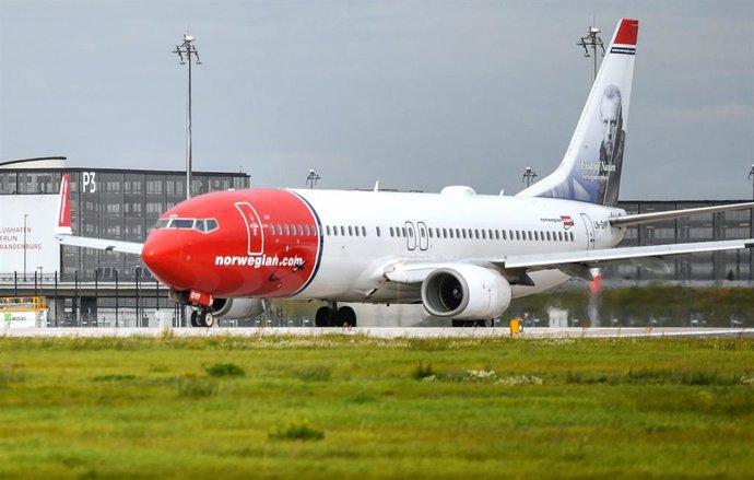 Archivo - Un avión de la compañia Norwegian como foto de recurso