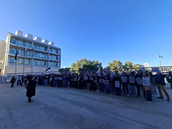 Empleados públicos de Administración General de la Junta de Extremadura se concentran en Mérida para pedir equiparación salarial