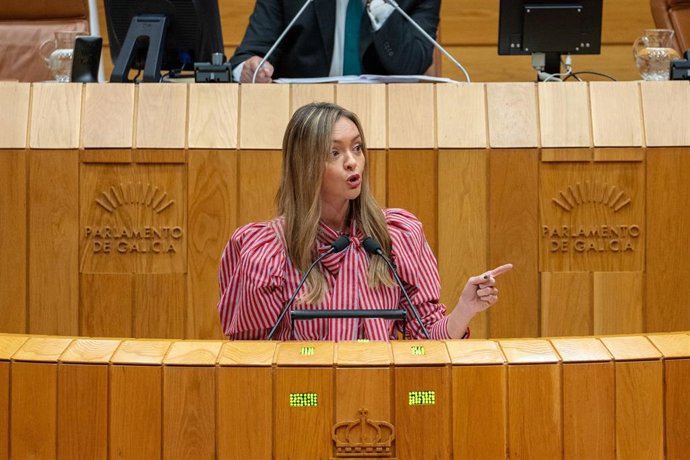 La conselleira de Política Social, Fabiola García, en el Parlamento de Galicia